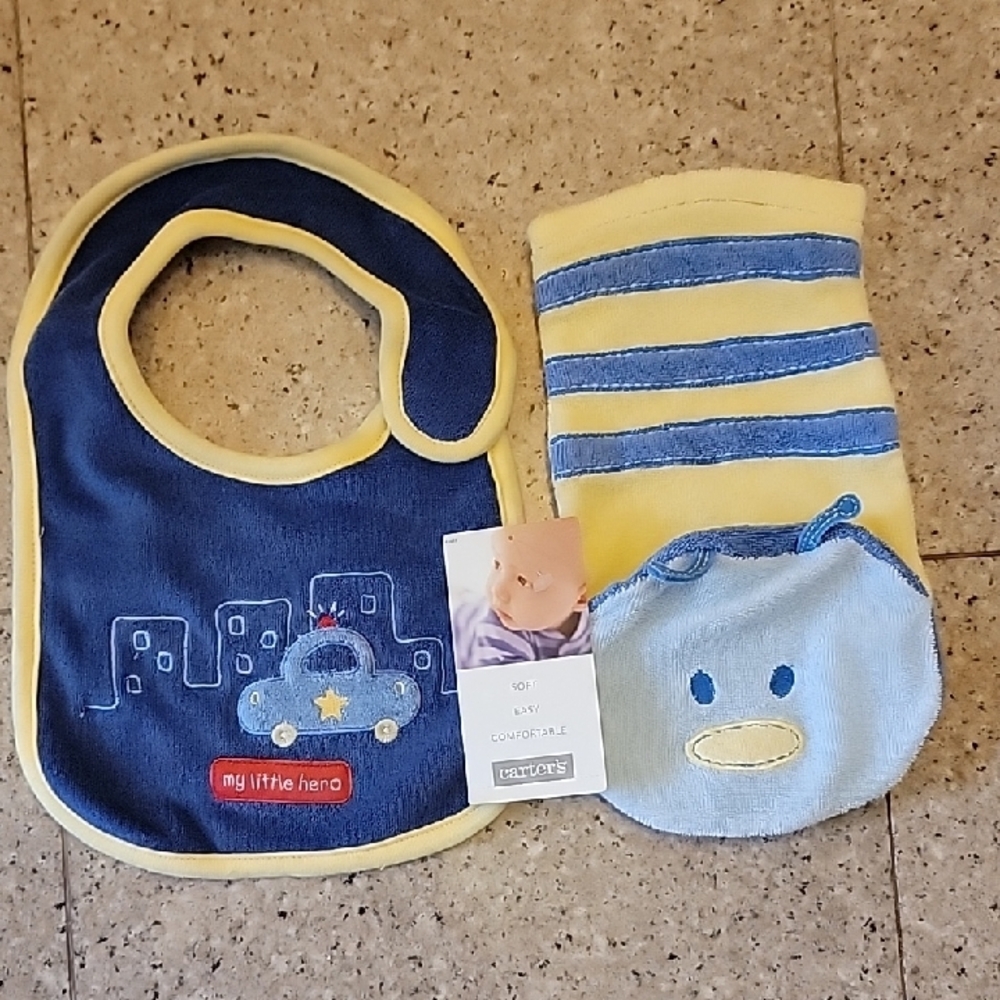 💕FREE WITH Bundle* NEW CARTER'S BIB and Baby Wash Bumble Bee Puppet Cloth